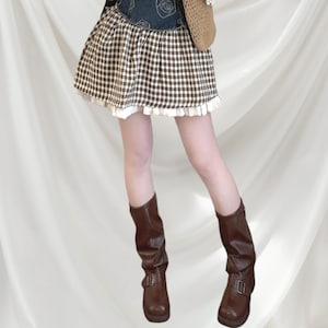 Brown gingham skirt with ruffled hem – perfect for pairing with boots, fits 27&#39;&#39;-28&#39;&#39;