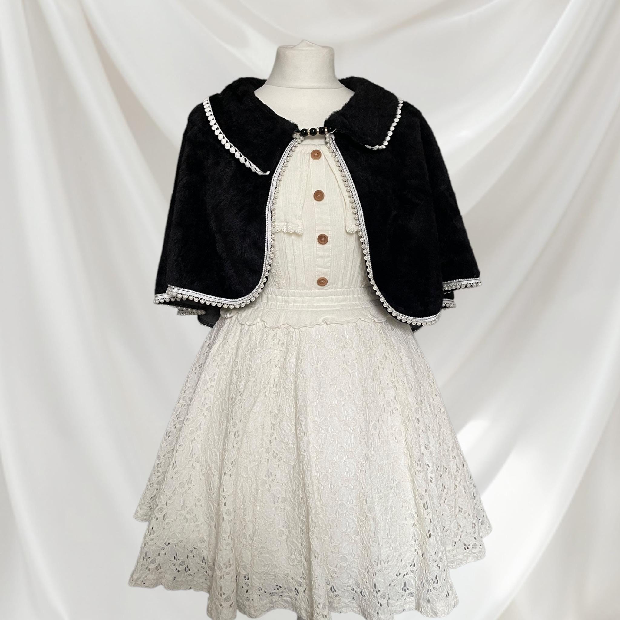 Faux fur-trimmed cape black capelet with pearl trims, kawaii top vintage-inspired cape whimsical Lolita Jfashion party cape
