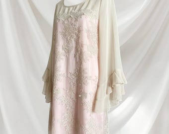 SNIDEL Embroidered Chiffon Dress – Soft Pink & Ivory Romantic Style