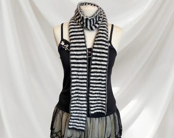 YY STRIPE SCARF, CHARCOAL