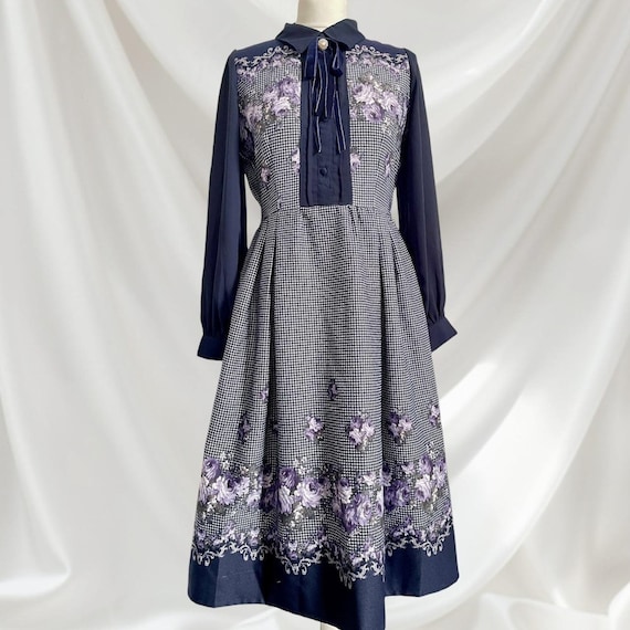 Axes Femme Vintage Floral Checkered Long-sleeve Dress With a