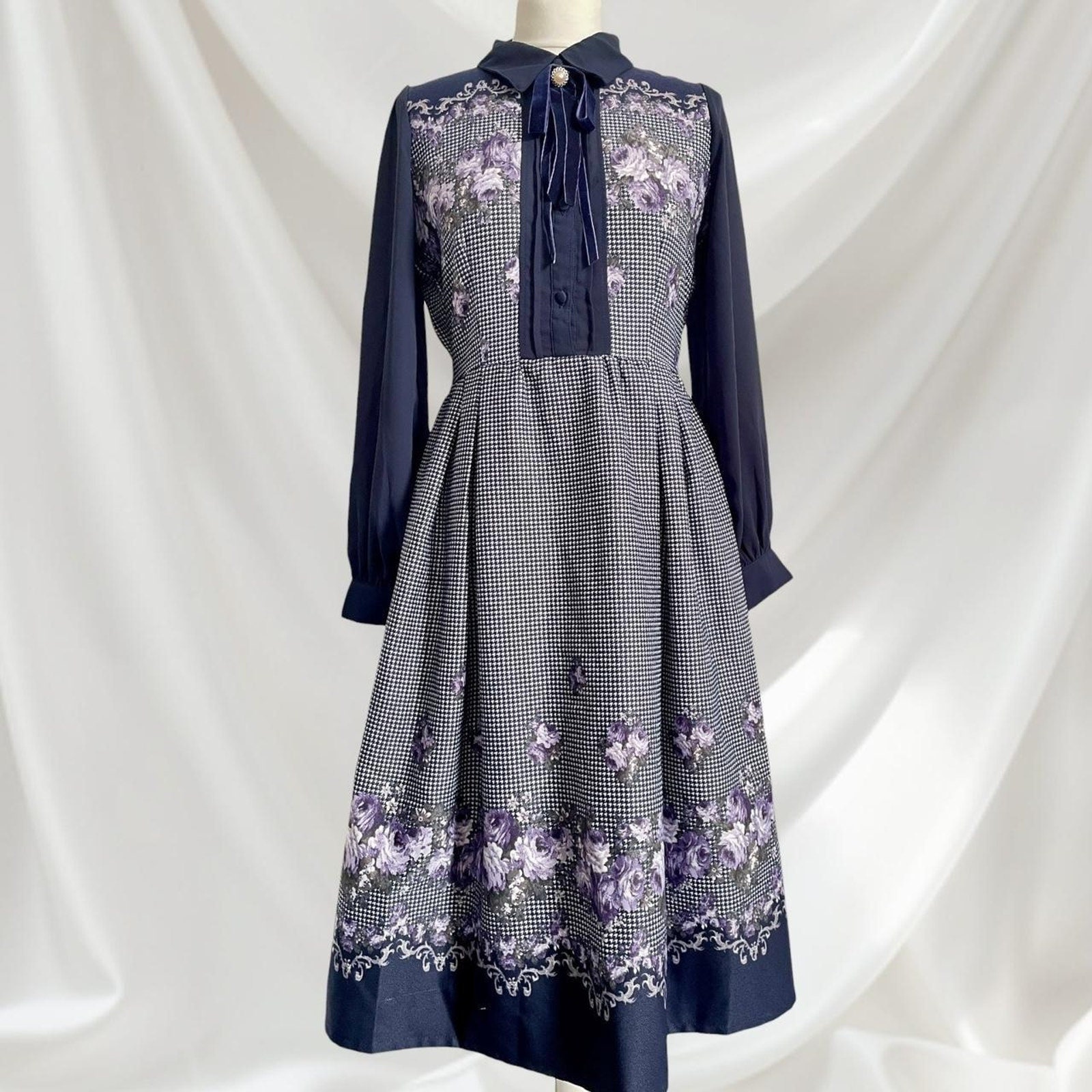 Axes femme vintage floral checkered long-sleeve dress with a detachable bow tie