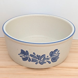 RARE Extra Large Vintage Pfaltzgraff Yorktowne Grande Open Baking Crock, Blue Floral Stoneware Bowl, USA Made, Farmhouse Kitchen Decor