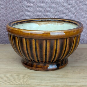 Mid Century Midwest Pottery Brown Glaze Ribbed Pedestal Planter Bowl 18 cm