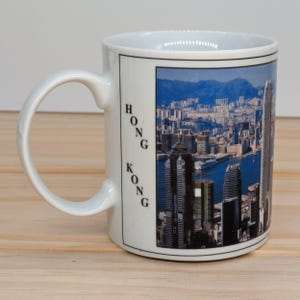 Vintage Hong Kong Skyline Ceramic Coffee Mug Victoria Harbor Cityscape Souvenir White Tea Cup Chinese Characters Gift