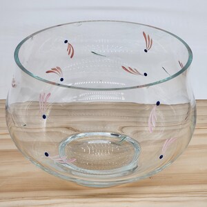 Vintage 1980s Glass Bowl with Pink Feather Pattern, Large Clear Glass Centerpiece Bowl, Retro Decorative Serving Dish, 7.5" Wide