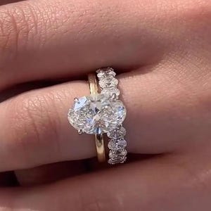 14k Yellow Gold Oval Bridal Ring Set, 2 CT Oval Moissanite Engagement Ring,  Diamond wedding ring set for Women, Promise Anniversary ring