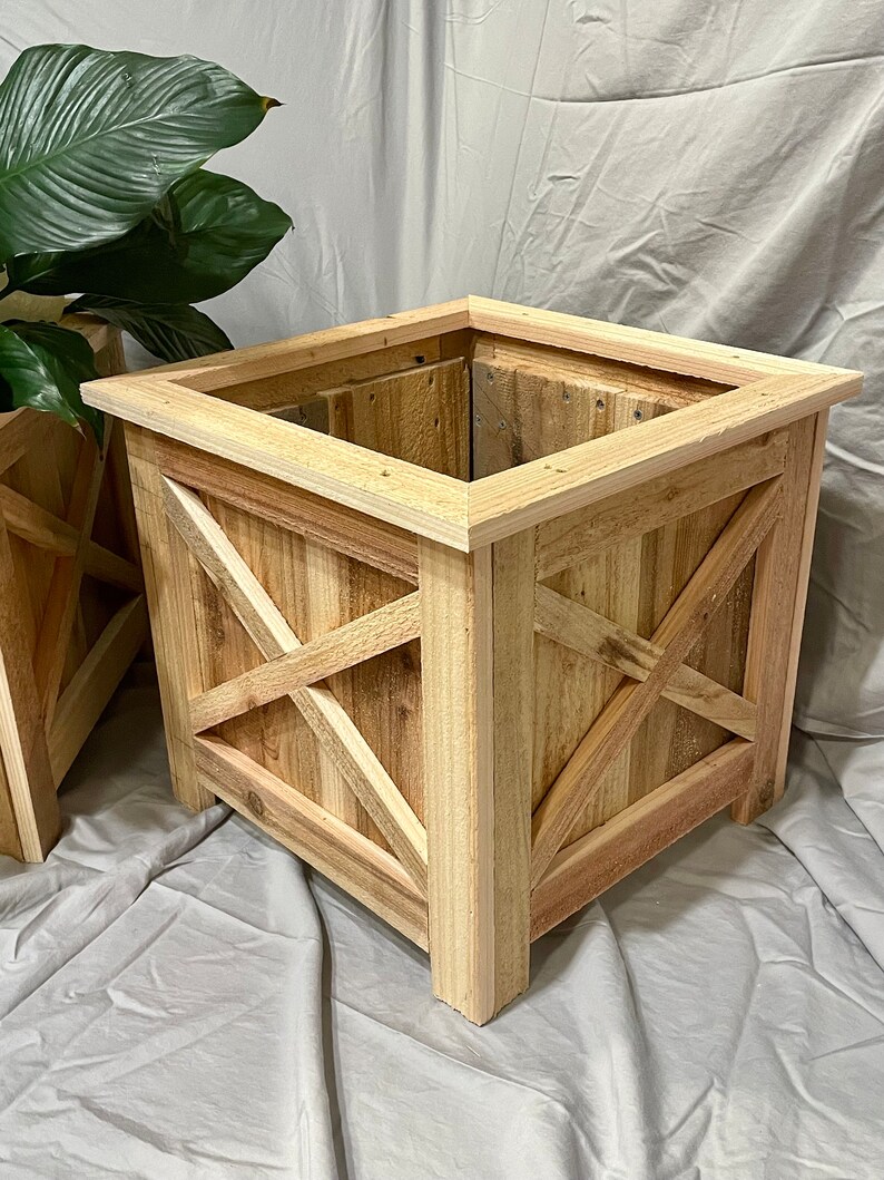 Cedar Farmhouse Planter Box Etsy