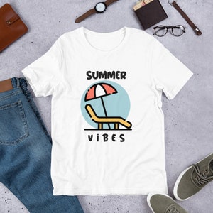Hello Summer, Summer Vibes. T-Shirt.