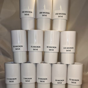 Zestaw sit nylonowych o oczkach układanych warstwowo o średnicy 2,5, 5, 10, 18, 25, 50, 75, 90, 125, 150, 180 i 250 mikronów