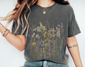 Vintage Botanical Tee, Flower Lover Tee, Wild Flowers T-Shirt, Pastel Floral Nature T-Shirt, Garden Lover Tee, Wildflowers Cottagecore Shirt