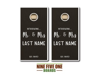 "Mr & Mrs" Wedding Cornhole Board Set