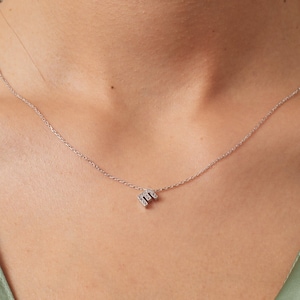 Collar inicial, Plata de ley 925, Collar de letra pequeña y bonita, Joyería minimalista personalizada, Regalo de joyería de verano para ella