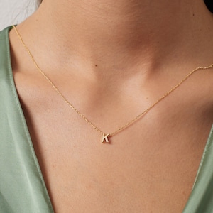 Collar con inicial minimalista - Collar con letras - Collar de plata de ley 925 - Collar con nombre personalizado - Regalo de cumpleaños para ella - Joyería de verano