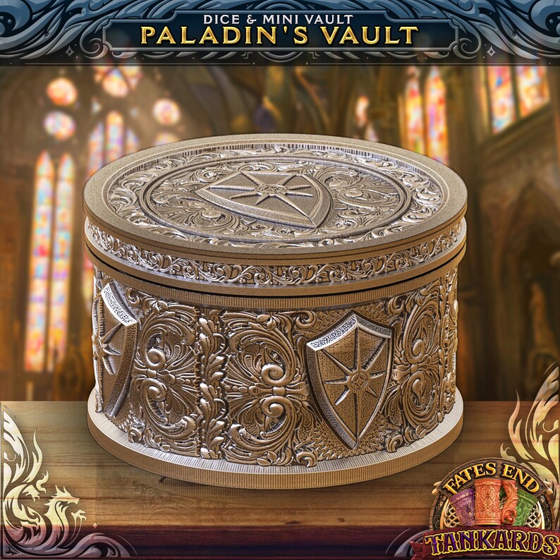 Pu&ograve; includere: Un Paladin's Vault color bronzo per dadi e mini figure. Il contenitore rotondo presenta dettagli ornati, tra cui scudi e motivi floreali. Il coperchio &egrave; anch'esso decorato con un disegno a scudo e il testo "PALADIN'S VAULT".
