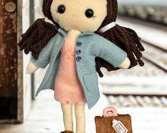 Hand‑Sewn Felt Art Doll – Customizable Soft Sculpture for Adult Collectors
