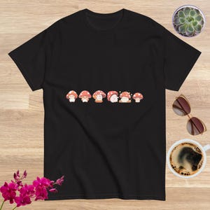 Maglietta con Funghi Rossi - Design Carino Ispirato alla Natura in Vari Colori - Modello Unisex
