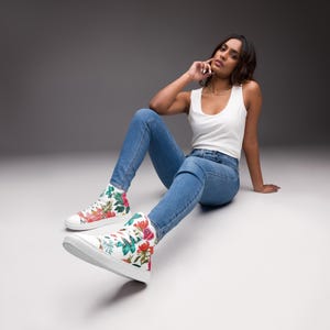 Damen High-Top Sneaker mit Blumenmuster – Individuelles Design, Bequeme Canvas-Schuhe mit Schnürung, Exklusiv