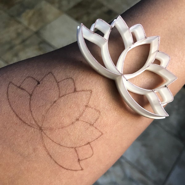 Infinite Body Art Henna Helfer Schablone Stempel (um professionelle Henna-Designs schnell zu machen!)