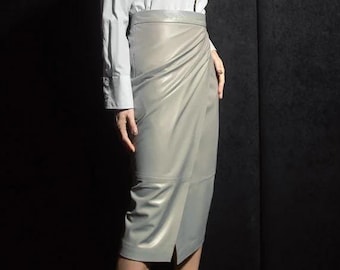 Falda de cuero gris, falda cruzada de cintura alta, falda acampanada por debajo de la rodilla / Ropa de moda de primavera para mujer de cuero genuino