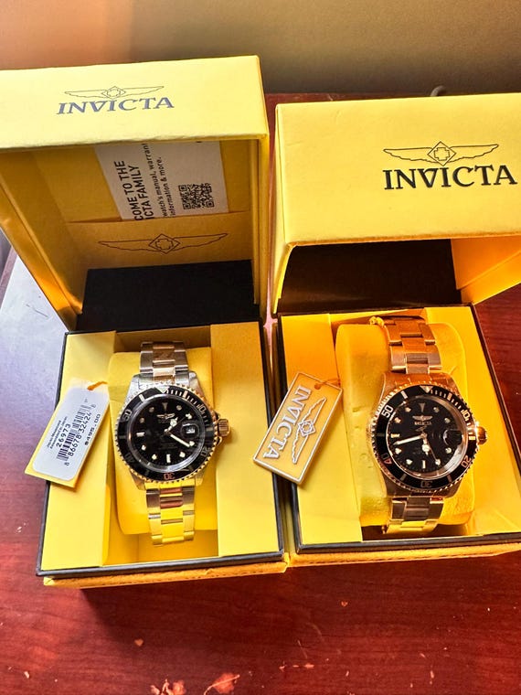 24K Gold Black Invicta Men display picture 2