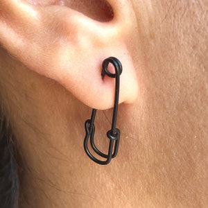 Hot topic safety pin 2025 earrings