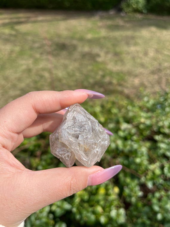 Quartz Blanc Naturel Du Pakistan - 19.25 Carats, Taille Fantaisie, Pur à La Loupe