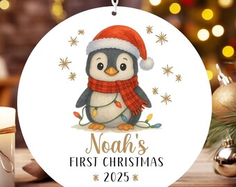 Babys erstes Weihnachten Keramik Ornament. Personalisierte Kugel. Weihnachtsdekoration.