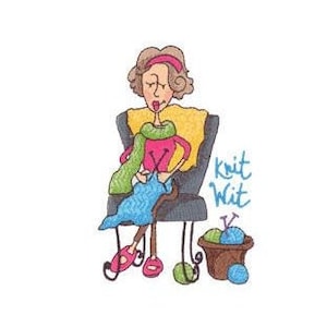 Könnte beinhalten: Eine Cartoon-Illustration einer Frau, die auf einem Stuhl sitzt und mit Wollknäueln in einem Korb strickt. Der Text "Knit Wit" ist in Blau geschrieben.