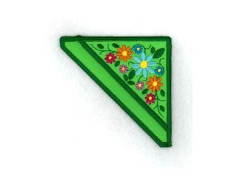 Bookmark Corner Daisies Applique - Machine Embroidery Design, Floral Bookmark Applique Embroidery Pattern, Daisy Flowers Bookmark Applique