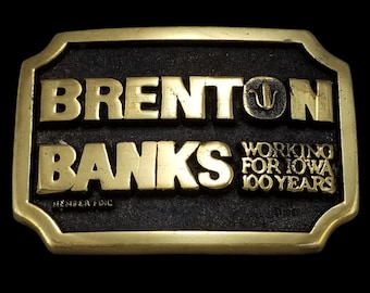 Hebilla de cinturón de latón vintage de Brenton Banks, que funciona para Iowa desde hace 100 años.