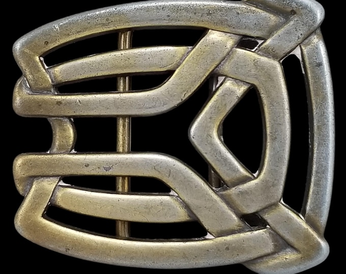 Celtic Knot Belt Buckle - Vintage Style Patterned Accessory for Unique Fashion