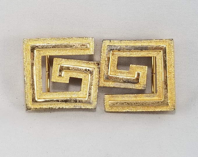 1977 Mimi di N Greek Key Vintage Belt Buckle, Gold Tone Two Piece Interlock