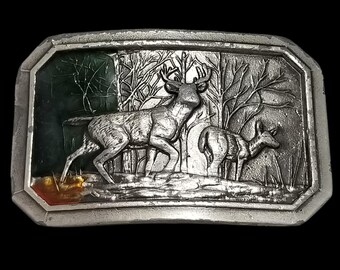 Vintage 1976 tinnen riemgesp: Deer in the Wild