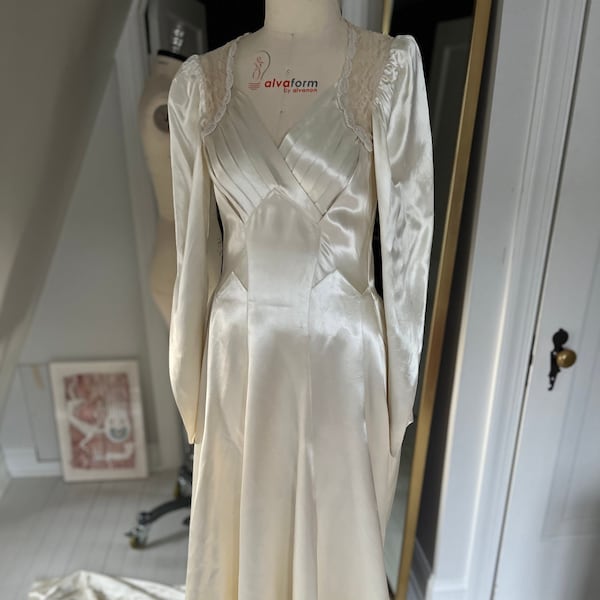 Rare 1920s Liquid Satin Bride Gown with Sheer Lace Yoke and beaded trim / Hollywood glamour / size 2