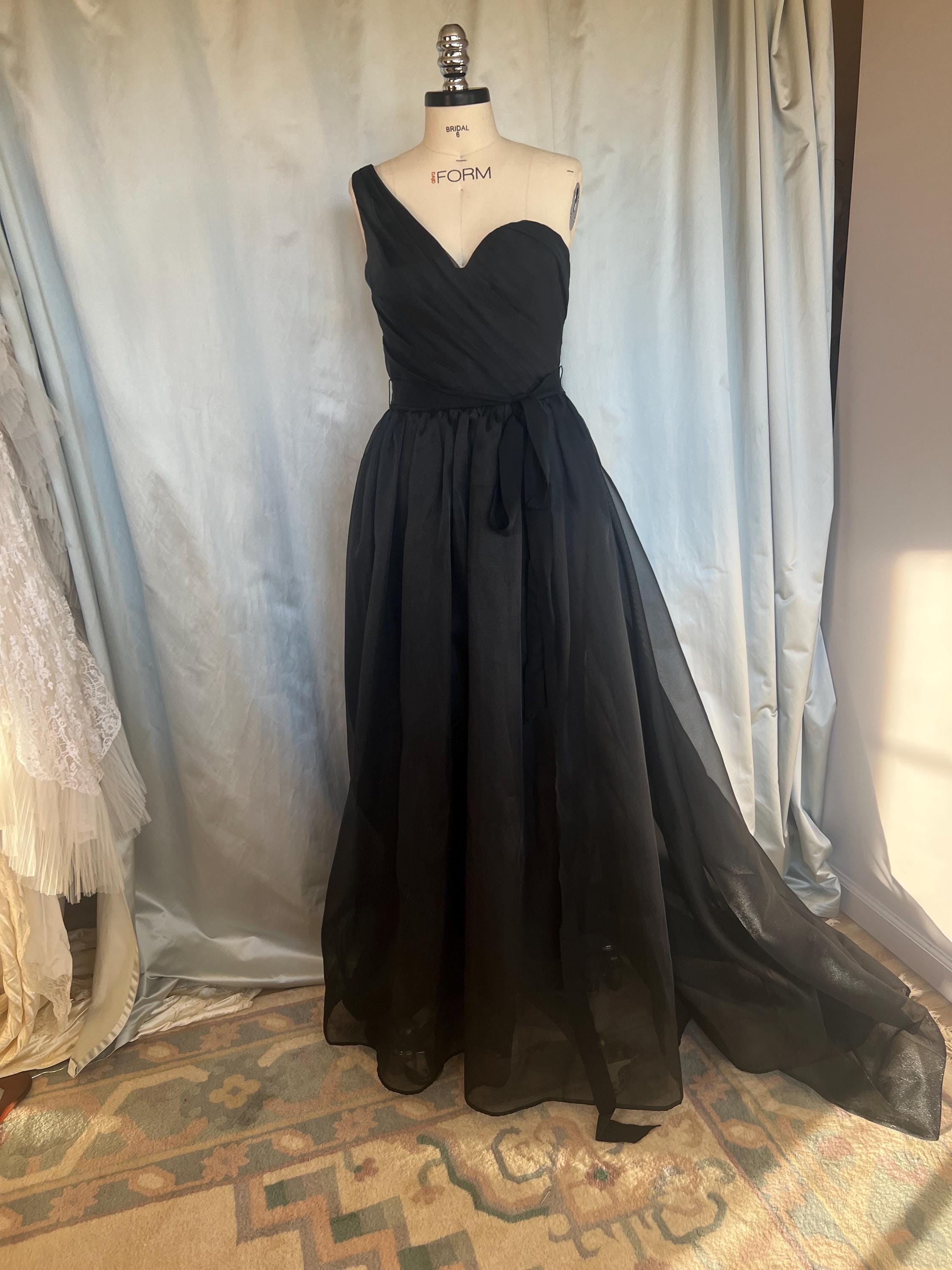 princess polly baby blue dress 25 Stunning Prom Makeup Ideas for a Black Dress main image 0