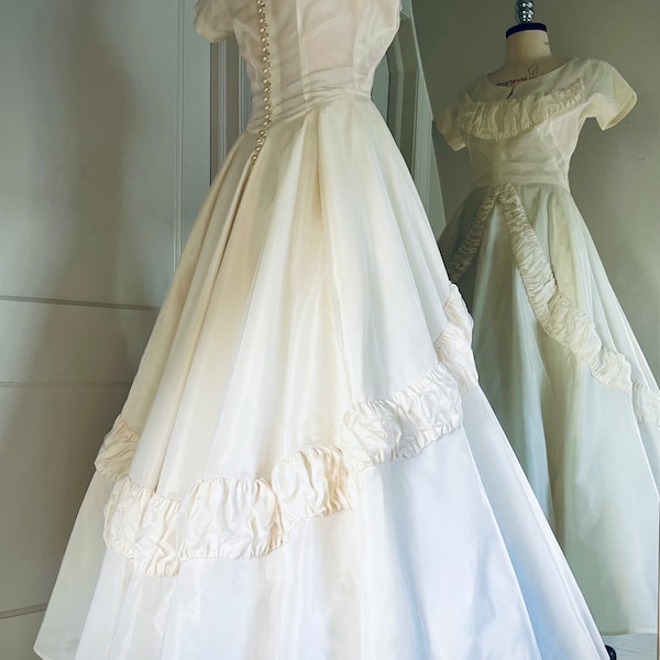 1950s Vintage Bride Dress Cupcake Ballgown
