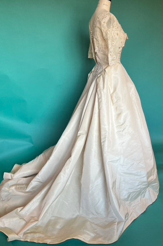 1950s Taffeta White Vintage Wedding Ball Gown Dre… - image 4