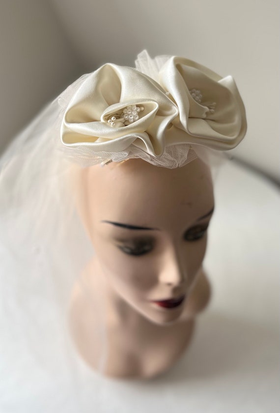 Silk Flowers Comb and Veil - image 4