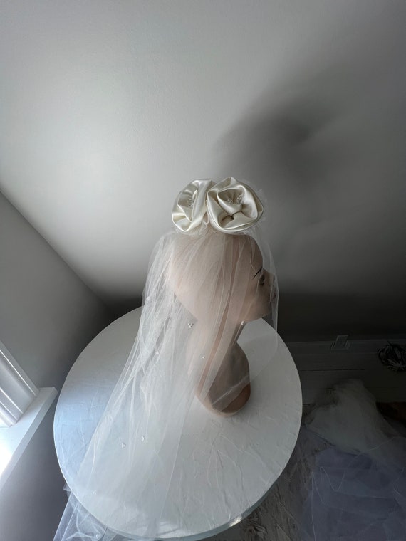 Silk Flowers Comb and Veil - image 10