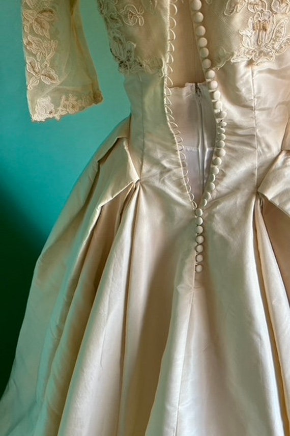 1950s Taffeta White Vintage Wedding Ball Gown Dre… - image 3