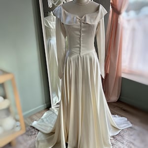 corset ball gown wedding dress with sleeves Lace A-line Long-Sleeve High Neck bolero and – Think Bridal Six petite friendly maxi Sets:20 In stock The off
