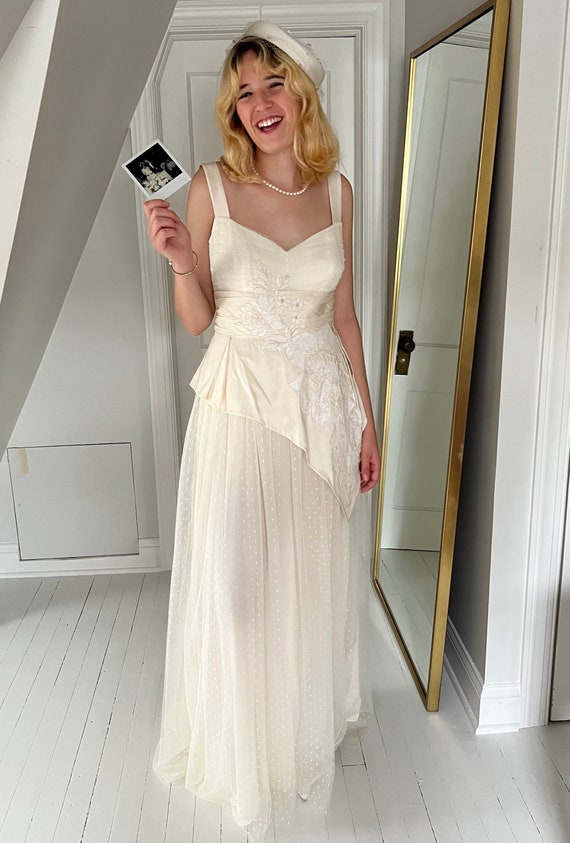 LANA-Modern Vintage Sustainable Upcycled Wedding Dress / 1950s / Taffeta / Point D'esprit net / A-line