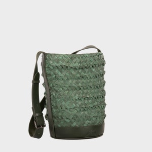 73 MEDIUM BUCKET BAG 27.5 IN GREEN SMOOTH CALFSKIN main image 1