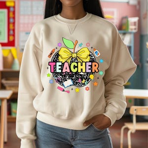 Insegnante civettuola png, Maglietta per insegnante png, Ritorno a scuola png, Regali per insegnanti, Primo giorno di scuola