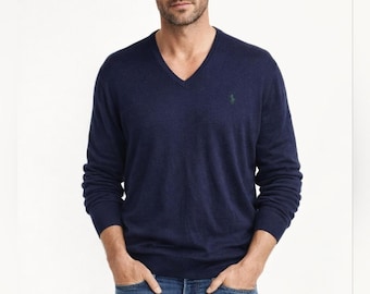 Jersey Polo by Ralph Lauren azul marino de lana merino, corte ajustado, cuello en V, talla XL para hombre.