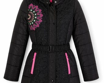 Chaqueta acolchada negra con capucha y bordado floral de Desigual para niña, talla 11/12.