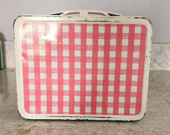 Rare vintage 1980 pink blaid collectible metal lunchbox