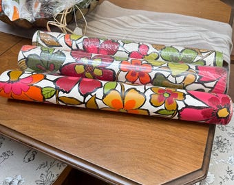 Guniune Vinatge Flower Power Wallpaper approx 50 sq Ft per Roll