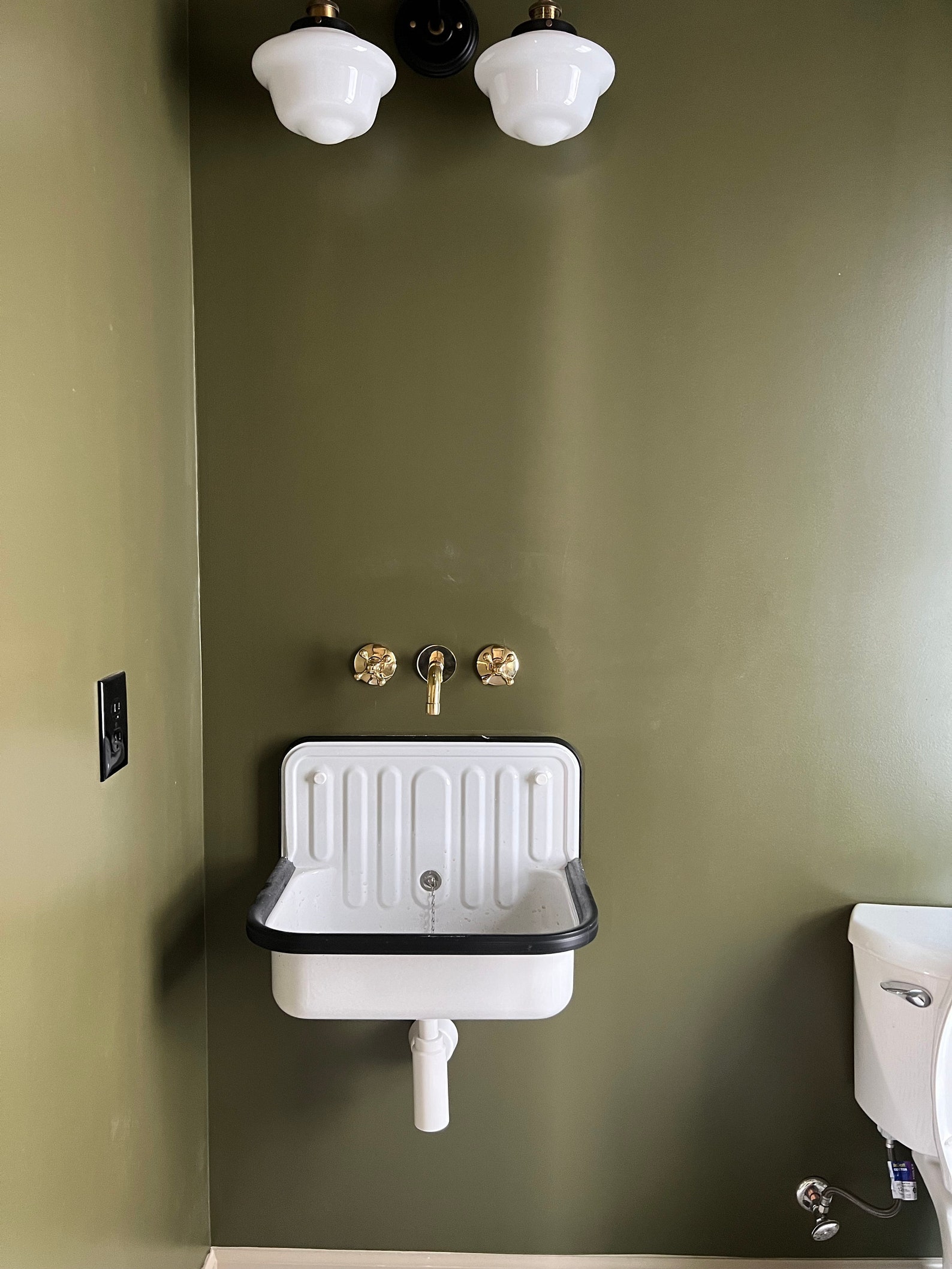 Unlacquered Solid Brass Wall Mountfaucet , Bathroom Faucet , Powder